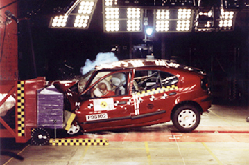 Краш тест Renault Megane (1999)